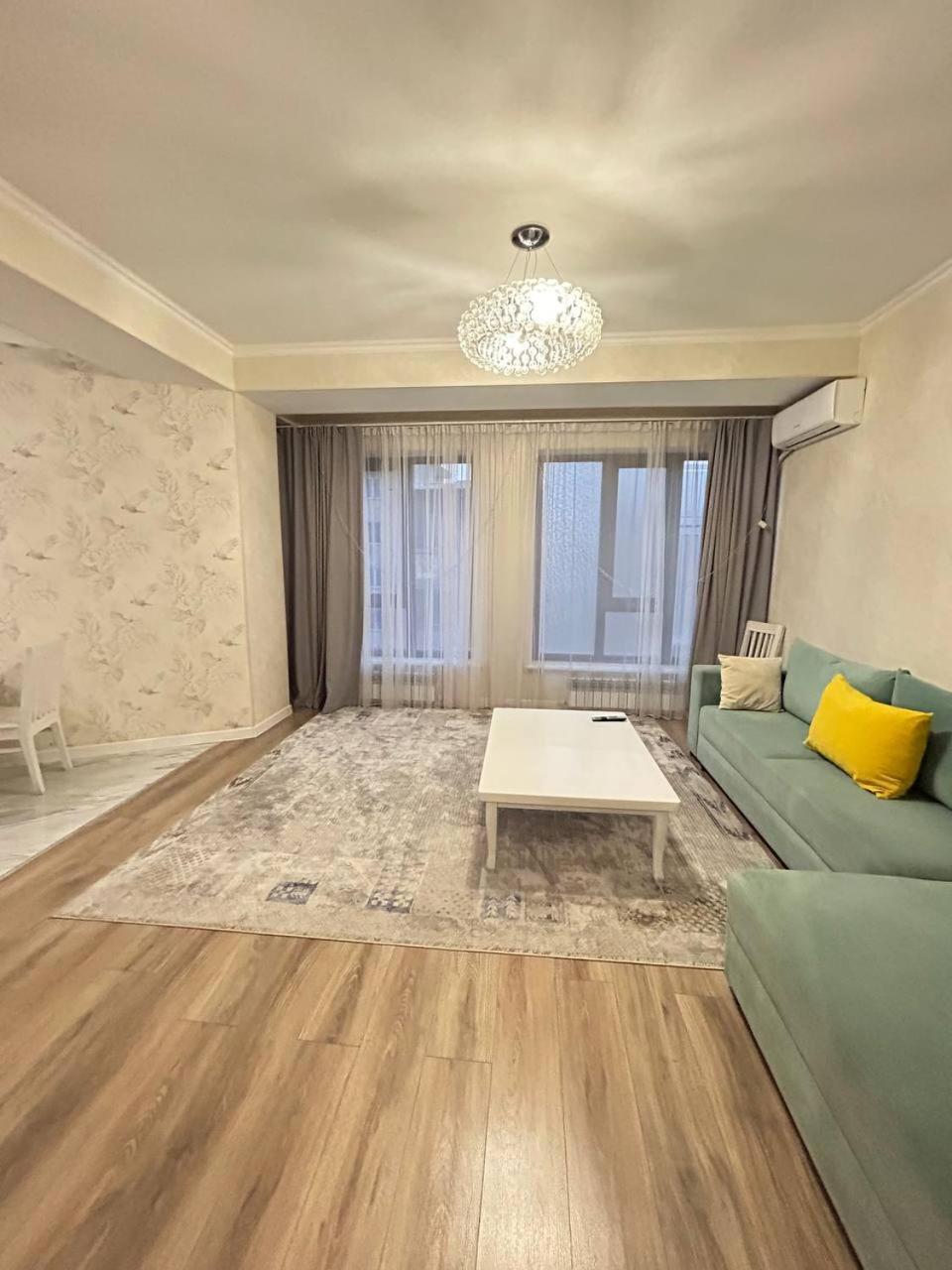 Ecohouse Lägenhet Bishkek Exteriör bild